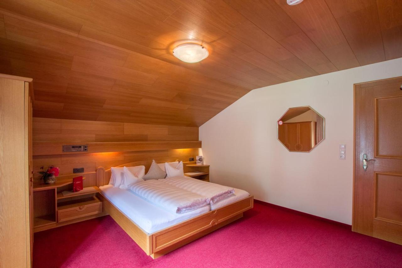 Pension Christophorus Hotel Garni Partenen Luaran gambar